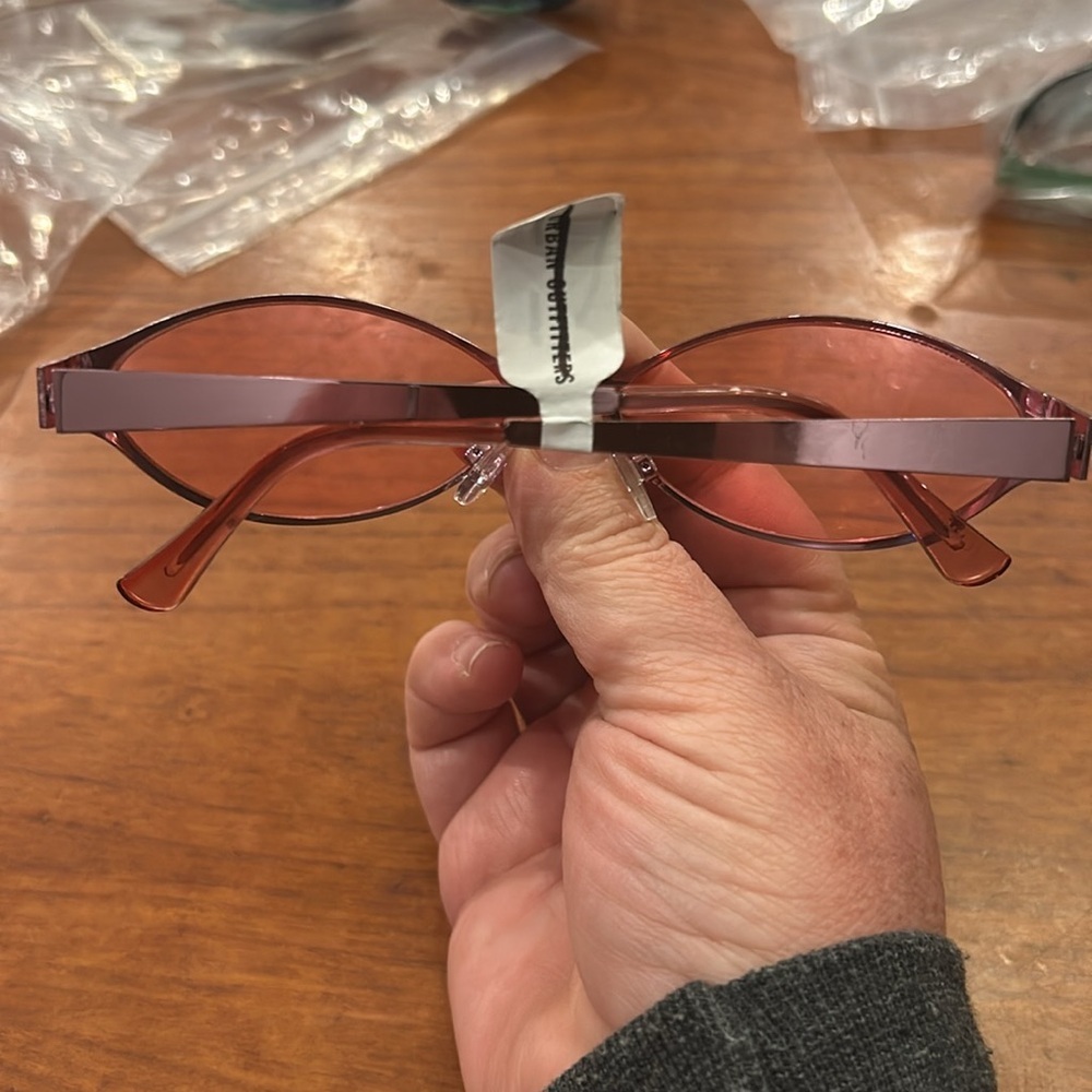 UO Juliet Metal Shield Sunglasses pink - Picture 4 of 4